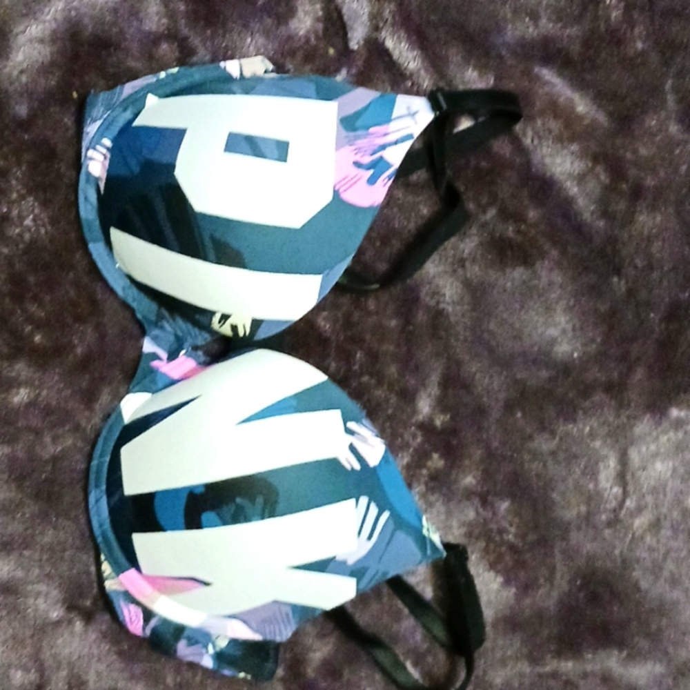 Victoria's Secret PINK Wear Everywhere Push Up Bra Tropical 34C Palm Leaf